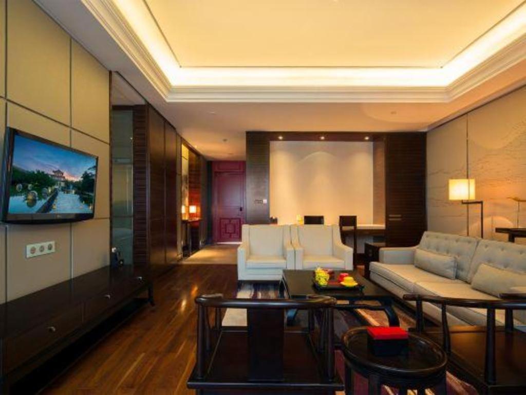 Eadry Royal Garden Hotel Haikou Хайкоу Экстерьер фото