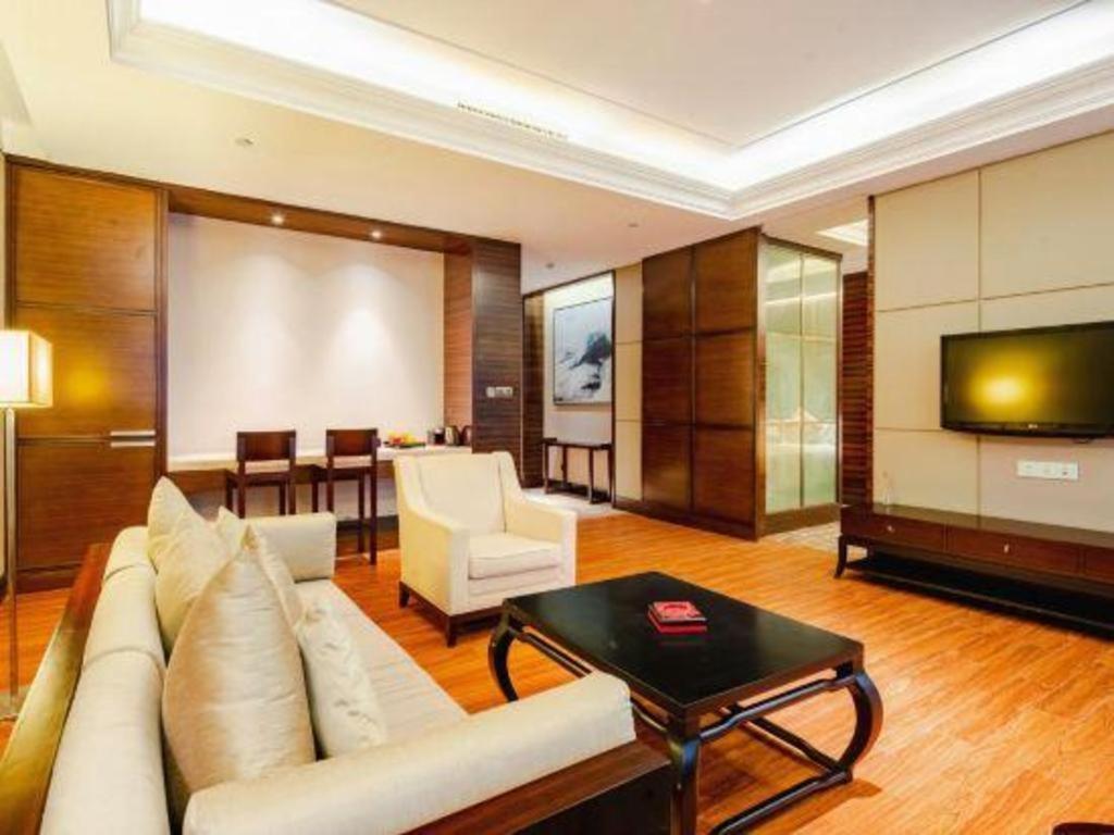 Eadry Royal Garden Hotel Haikou Хайкоу Экстерьер фото
